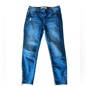 C&C California Jeans Size 10/30 Zipper Detail at the Bottom
